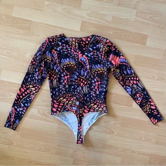 YITTY Smoothing Thong Bodysuit - Picture 3 of 11